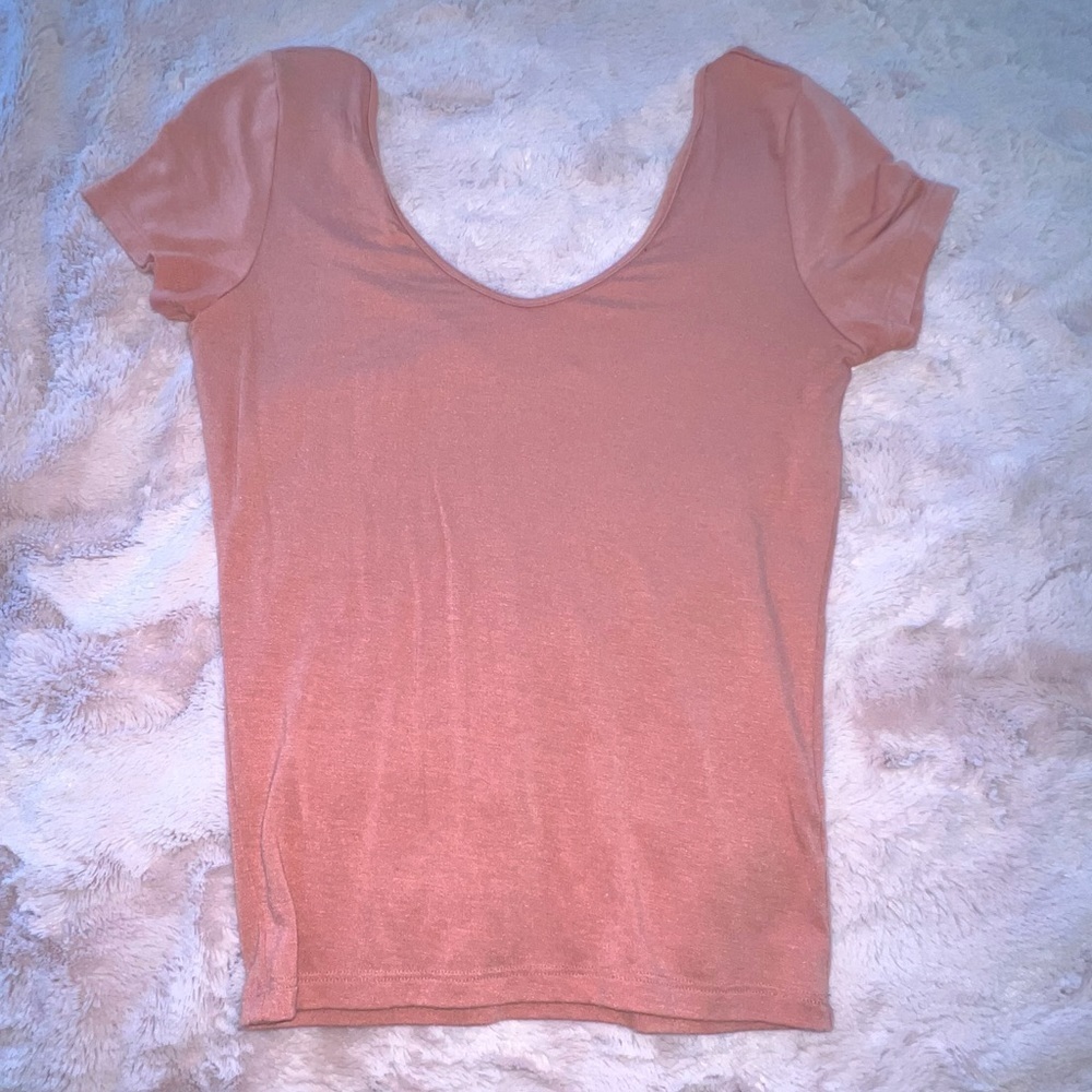 soft peach top - like new 💗